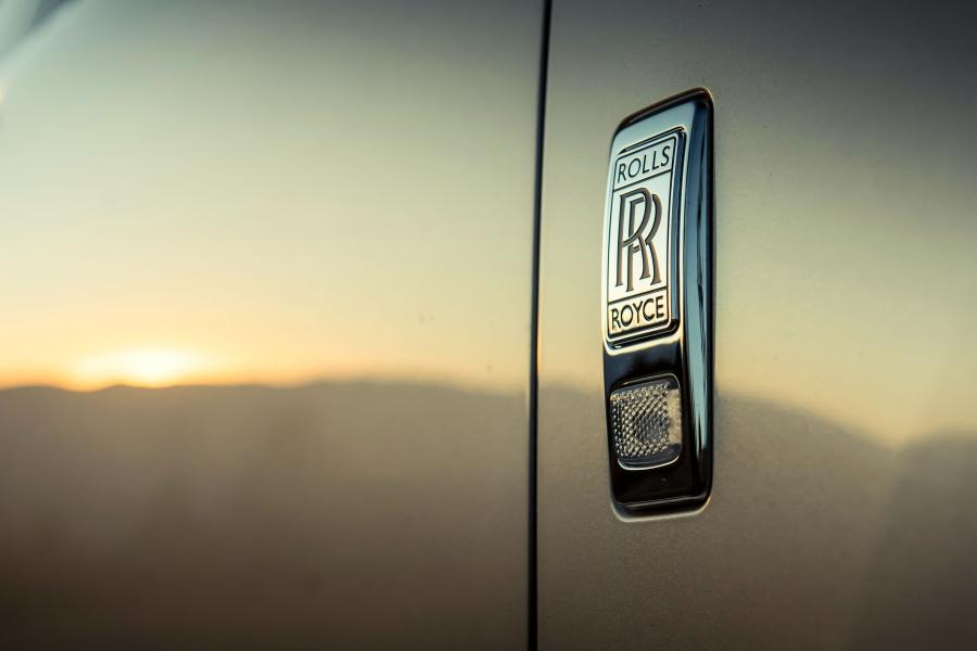Логотип Rolls-Royce Cullinan 2018 года  (NA) (фото 23 из 40)